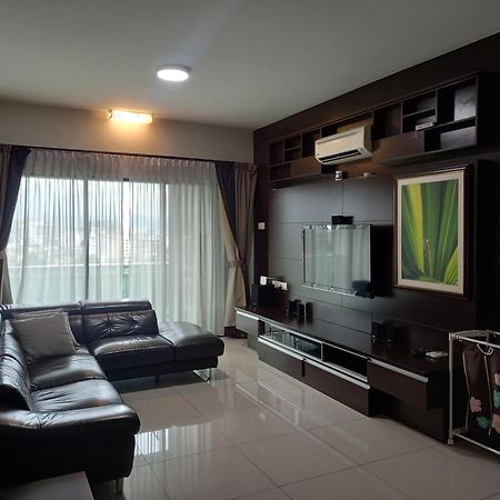 K. Riverfront Apartment Ипох Экстерьер фото