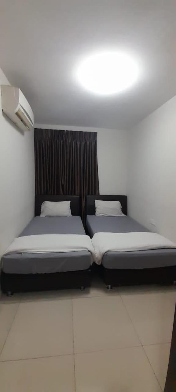 K. Riverfront Apartment Ипох Экстерьер фото