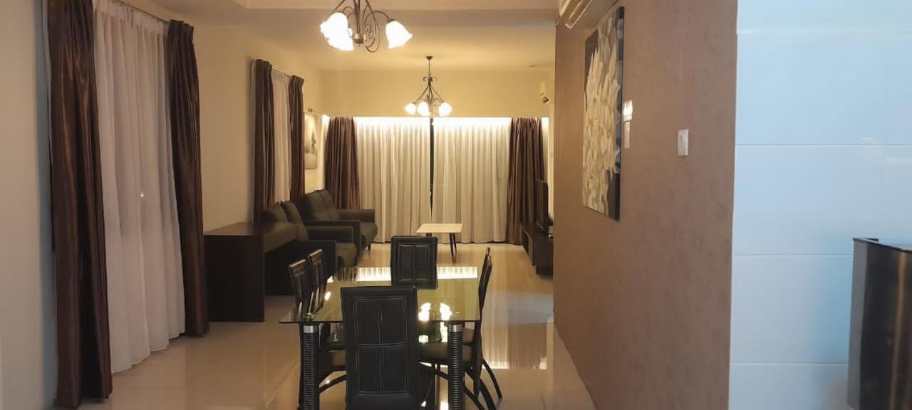 K. Riverfront Apartment Ипох Экстерьер фото