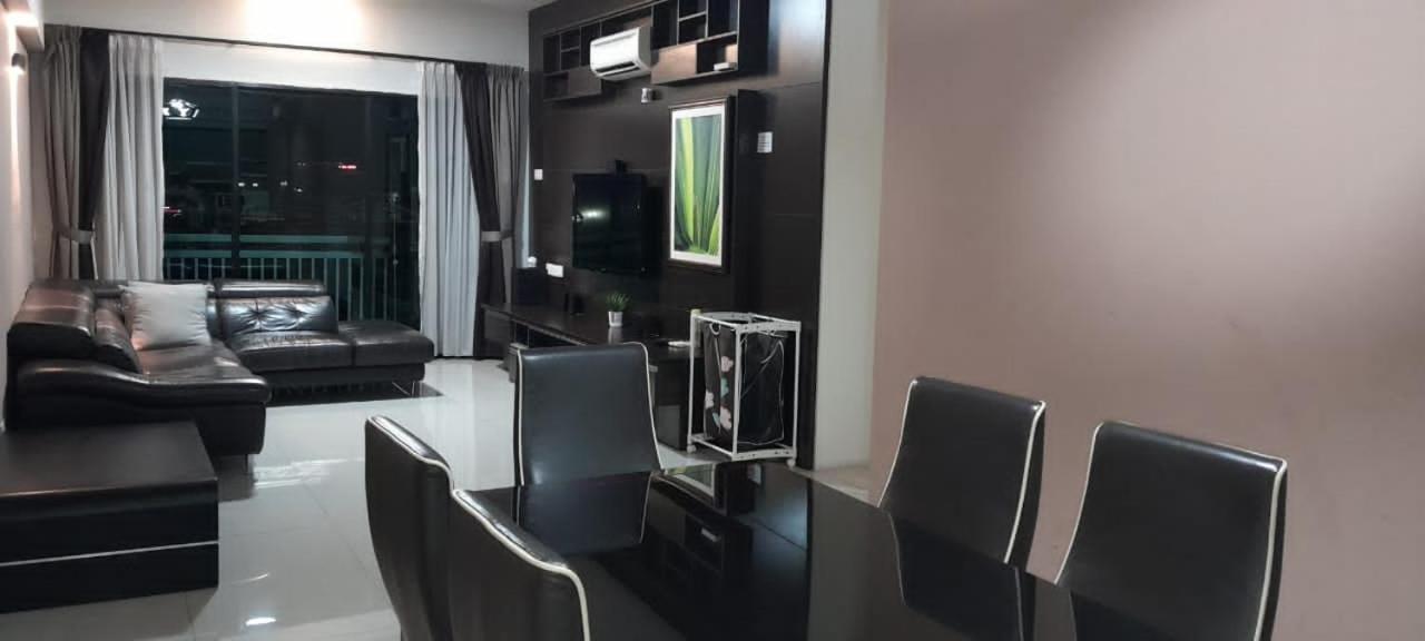 K. Riverfront Apartment Ипох Экстерьер фото